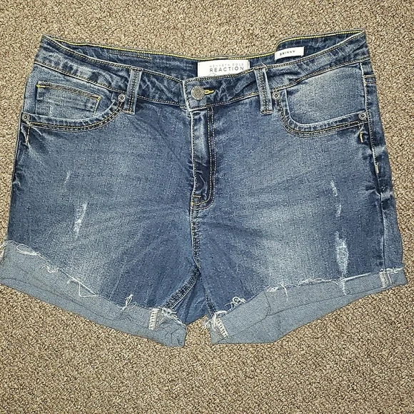 Kenneth Cole Reaction Shorts - Picture 1 of 3